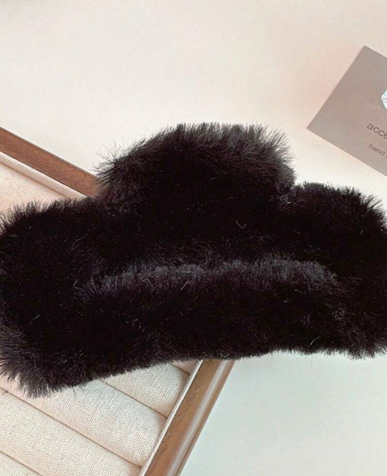 Essential Fur Hair Clip Singles